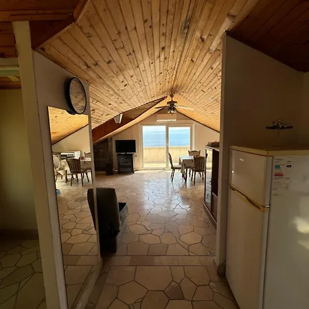 Suzana With Private Pool - Putinak, Brac Apartment