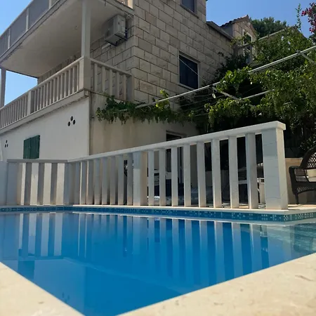 Apartment Suzana With Private Pool - Putinak, Brac Selca (Brac)