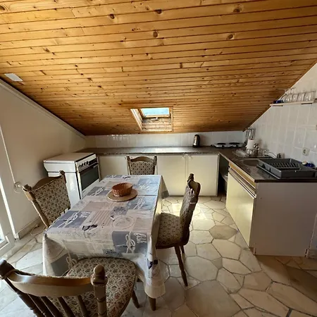 아파트 Suzana With Private Pool - Putinak, Brac *