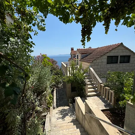 아파트 Suzana With Private Pool - Putinak, Brac *